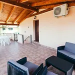 Domus Leonardo-private Free Parking Διαμέρισμα