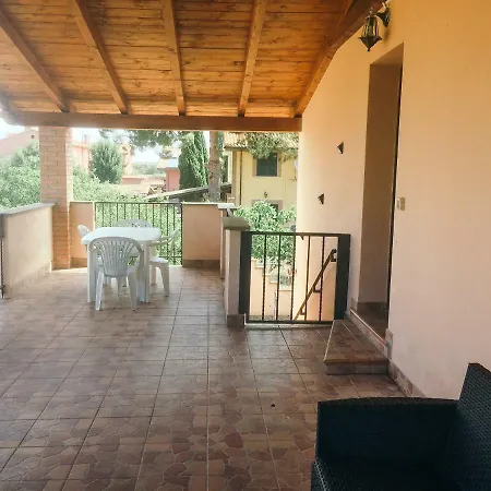 Domus Leonardo-private Free Parking *