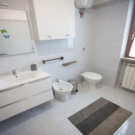 Domus Leonardo-private Free Parking דירה *