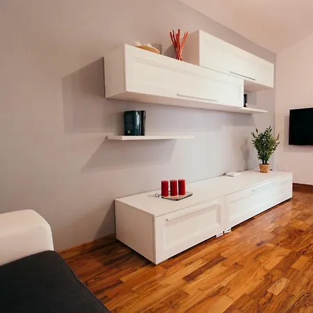 Domus Leonardo-private Free Parking Apartment Fiumicino