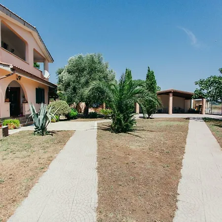 Domus Leonardo-private Free Parking * Fiumicino