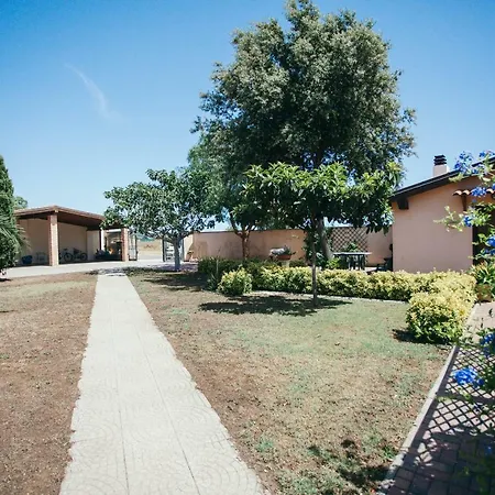 Domus Leonardo-private Free Parking *