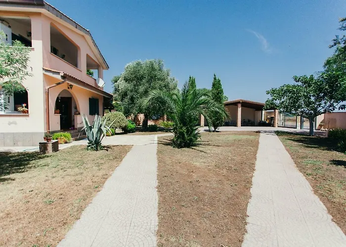 Domus Leonardo-private Free Parking * Fiumicino
